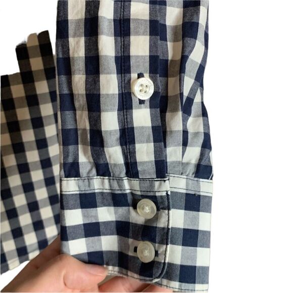 3 for $30! Vineyard wine checked button down top - Picture 8 of 12